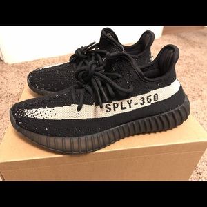 Adidas yeezys Core Black v2